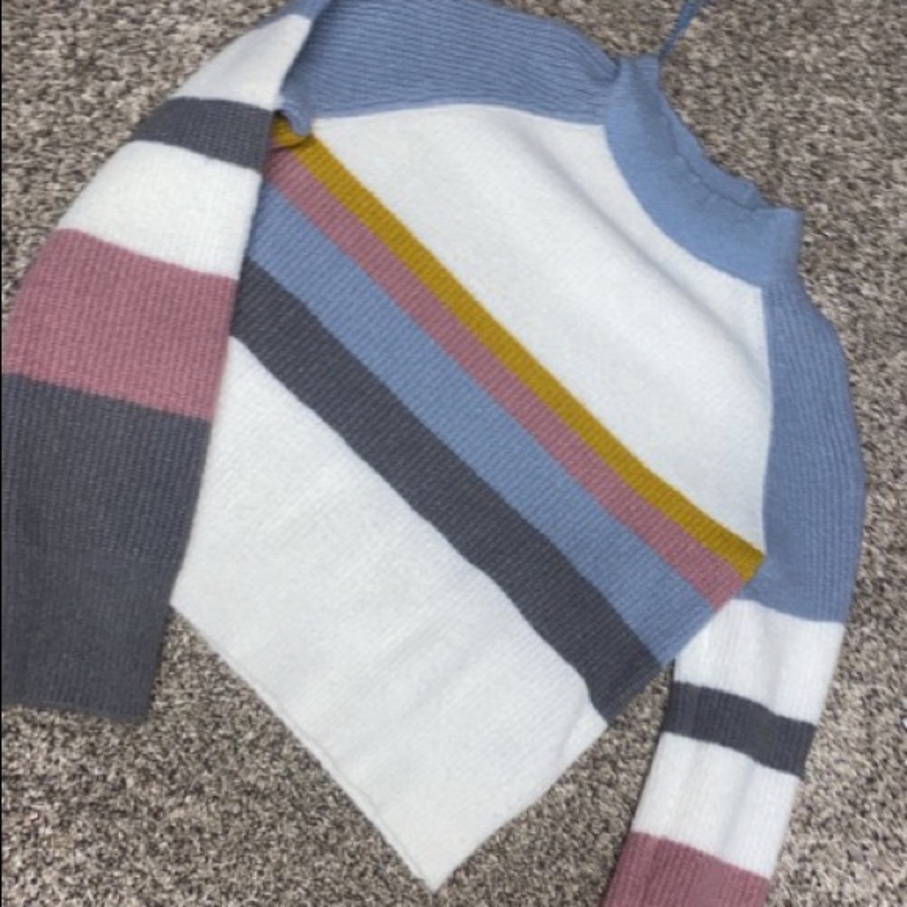 Sweater cropped at waist